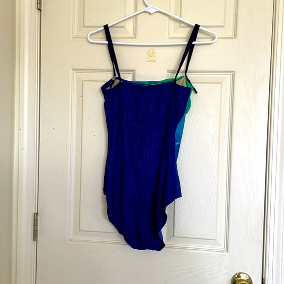 Unique One Piece Swimsuit Size 12 - Picture 5 of 7